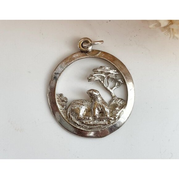 Meercat in a Tree Figural Sterling Silver 925 Vintage Pendant | Charm - Picture 1 of 12